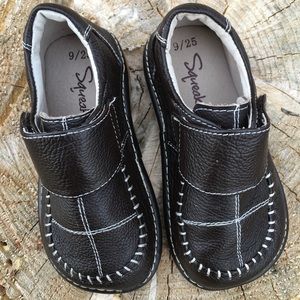 Squeaker Brown Leather Toddler Shoes size 9